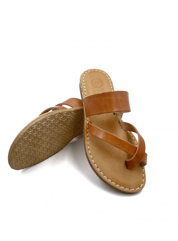 round toe natural leather sandals