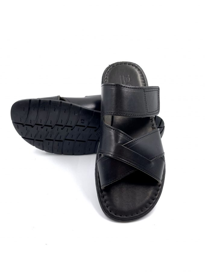 x flat sandals with scratch